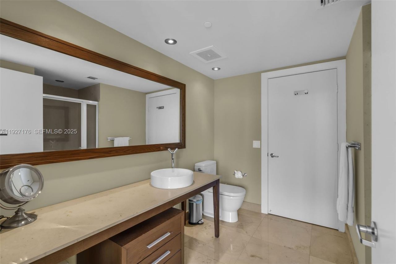 495 Brickell Ave, Unit 2405, Miami, FL 33131 Photo