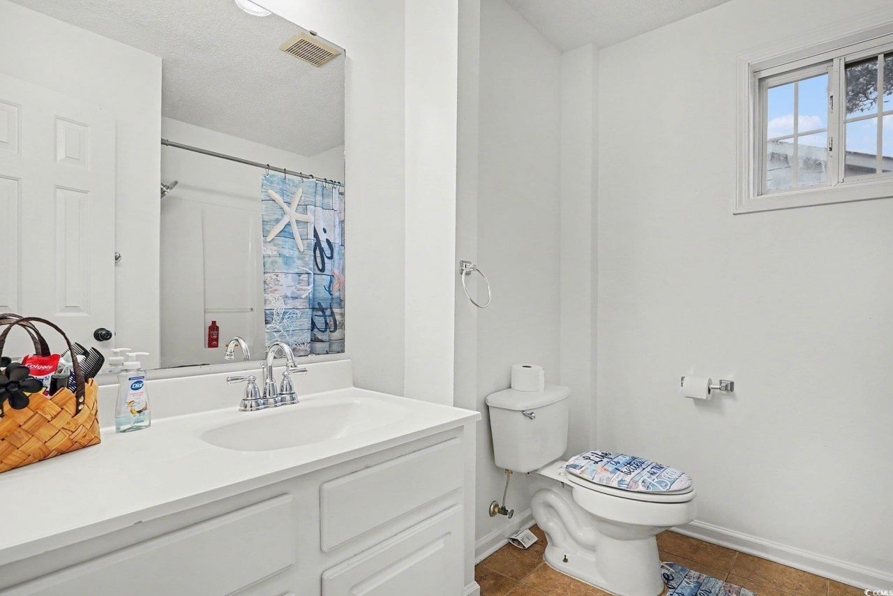 590 Hammock Ave. Photo 14