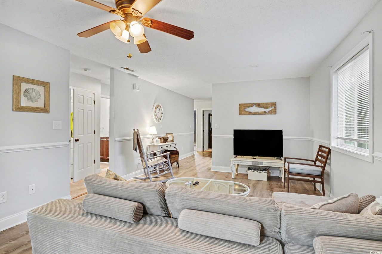 590 Hammock Ave. Photo 4