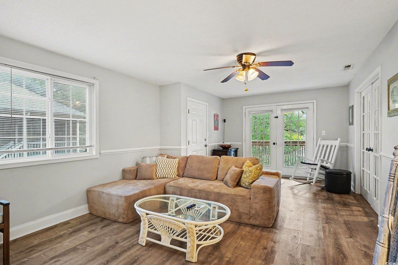 590 Hammock Ave. Photo 6