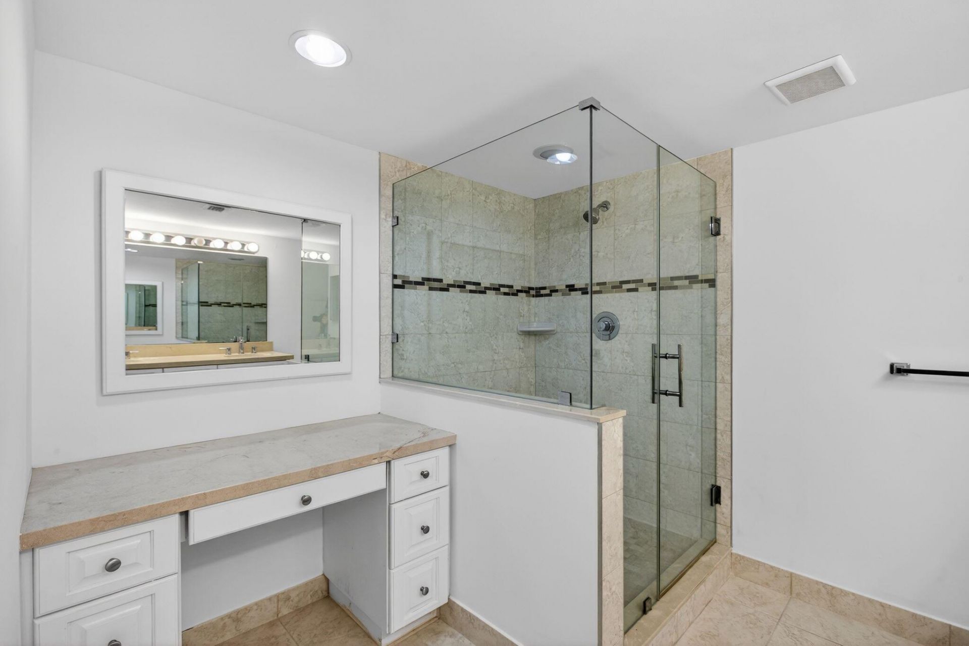 4200 N Ocean Drive, Unit 2-1606, Riviera Beach, FL 33404 Photo