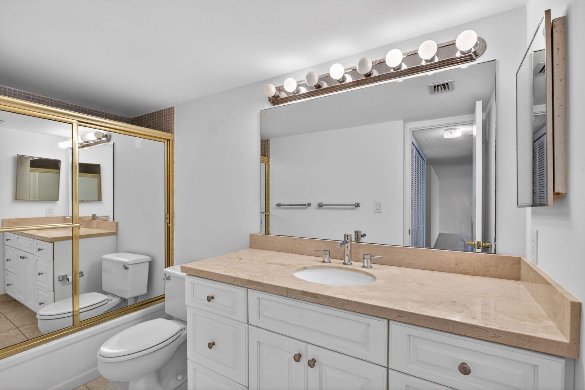 4200 N Ocean Drive, Unit 2-1606, Riviera Beach, FL 33404 Photo