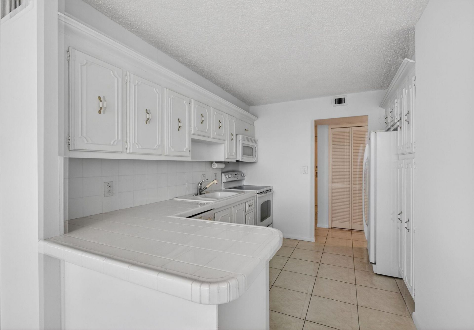 4200 N Ocean Drive, Unit 2-1606, Riviera Beach, FL 33404 Photo