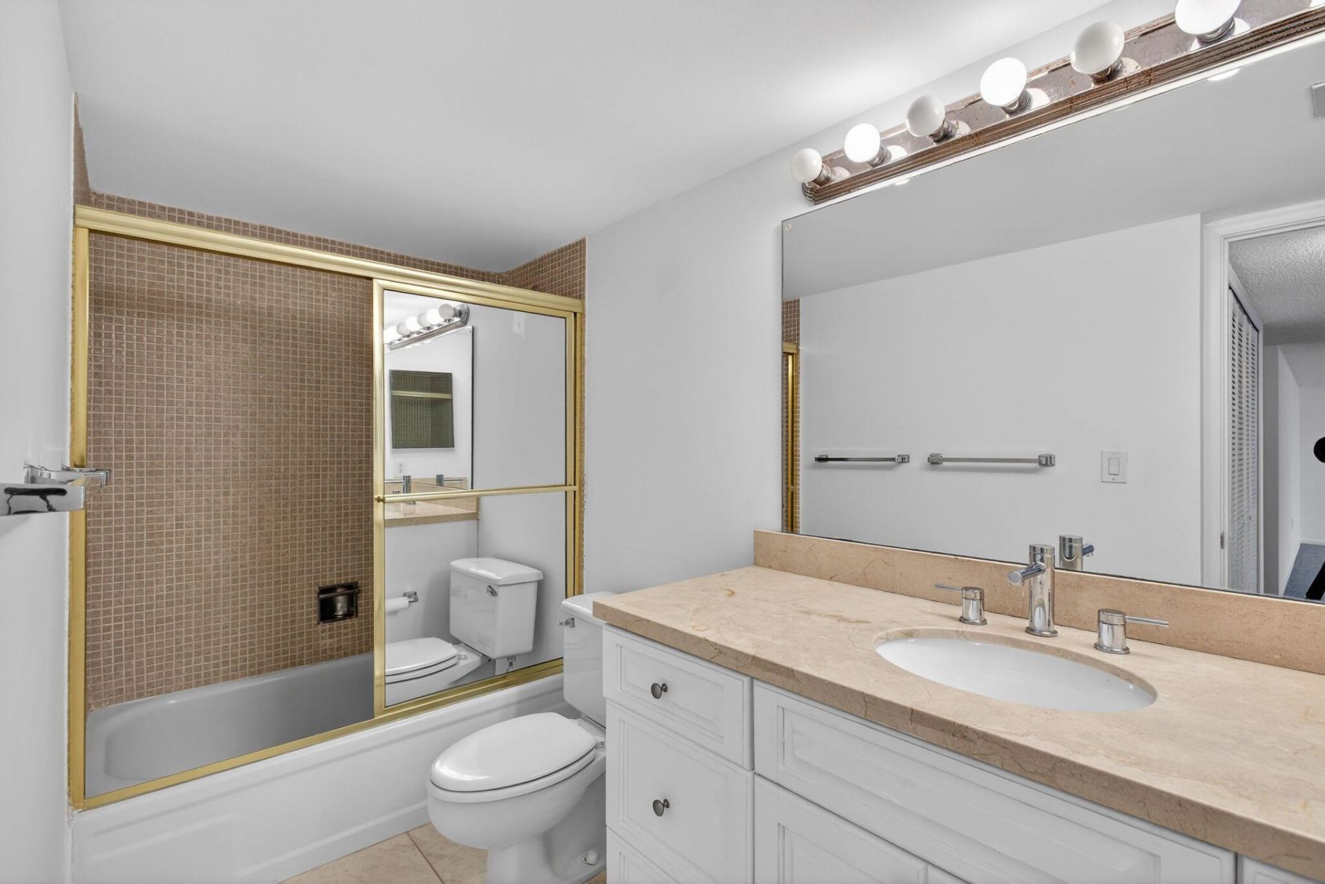 4200 N Ocean Drive, Unit 2-1606, Riviera Beach, FL 33404 Photo