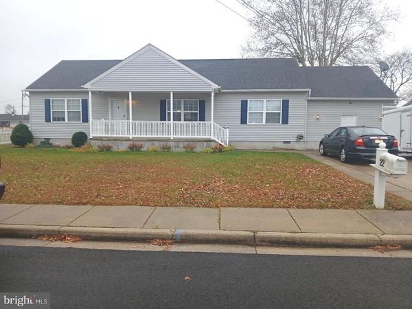 22 DREXEL DRIVE, PENNSVILLE, NJ 08070
