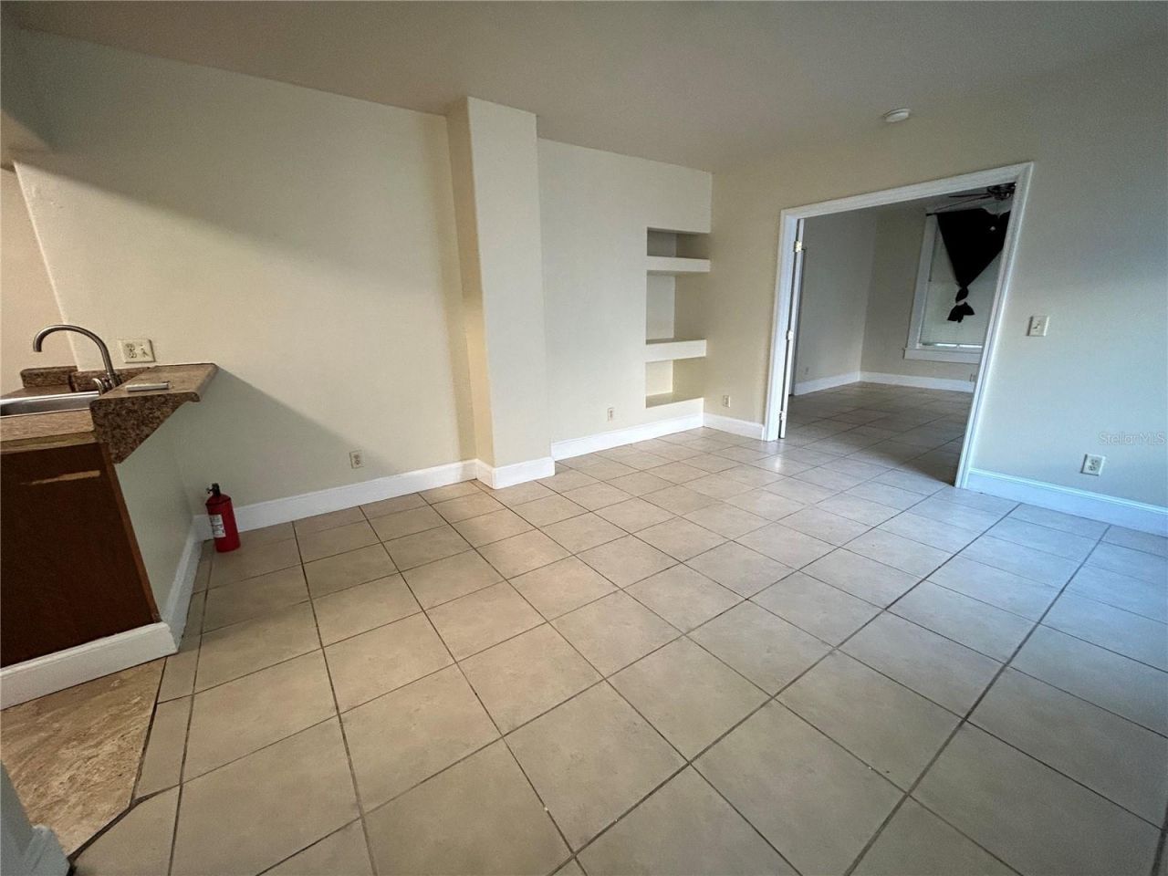 727 Dartmoor Street N, Unit 301, Saint Petersburg, FL 33701 Photo