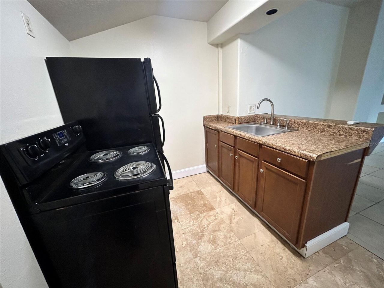 727 Dartmoor Street N, Unit 301, Saint Petersburg, FL 33701 Photo