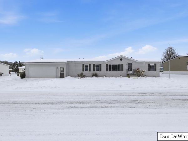 7426 Pinto Drive SE, Caledonia, MI 49316