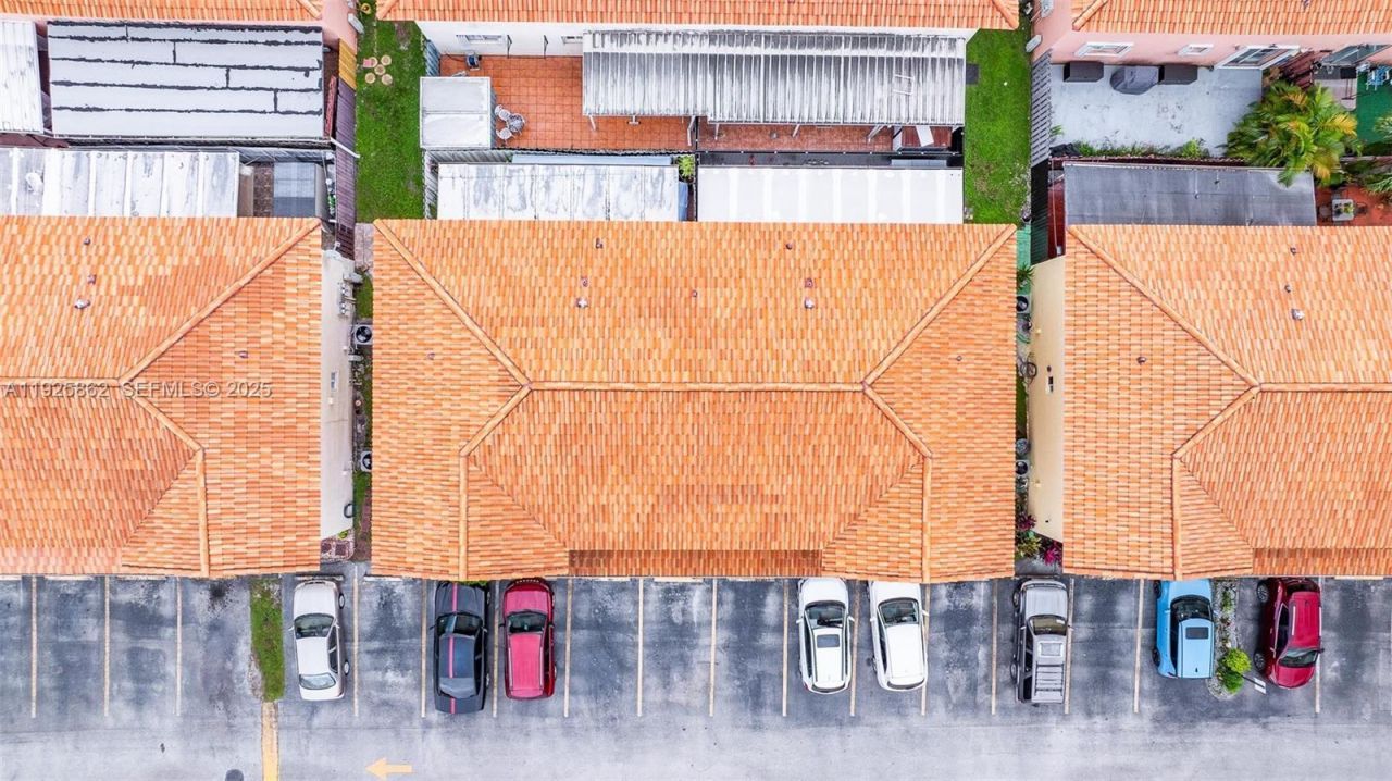 10101 W Okeechobee Rd, Unit 13202, Hialeah Gardens, FL 33016 Photo