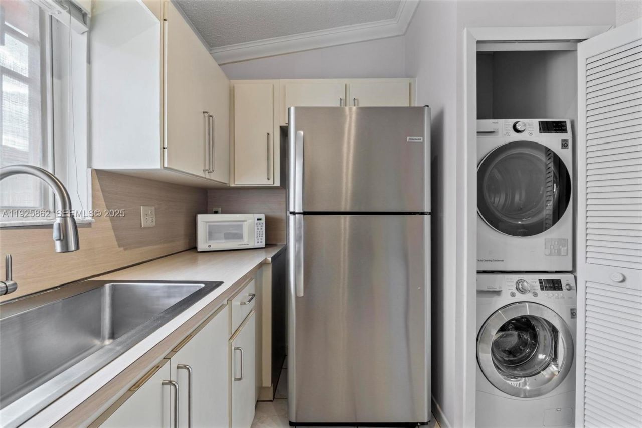 10101 W Okeechobee Rd, Unit 13202, Hialeah Gardens, FL 33016 Photo