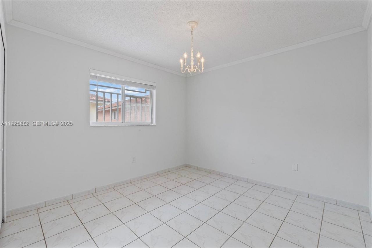 10101 W Okeechobee Rd, Unit 13202, Hialeah Gardens, FL 33016 Photo