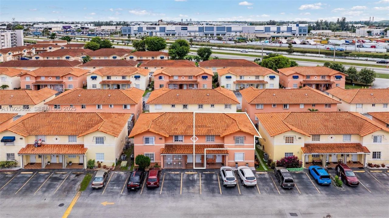 10101 W Okeechobee Rd, Unit 13202, Hialeah Gardens, FL 33016 Photo
