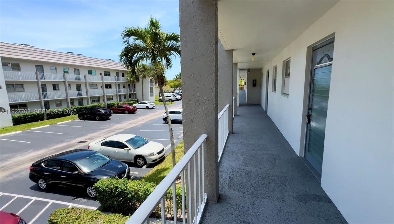 8280 Sunrise Lakes Blvd, Unit 205, Sunrise, FL 33322 Photo