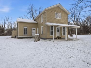 6043 Old Niagara Road, Lockport, NY 14094