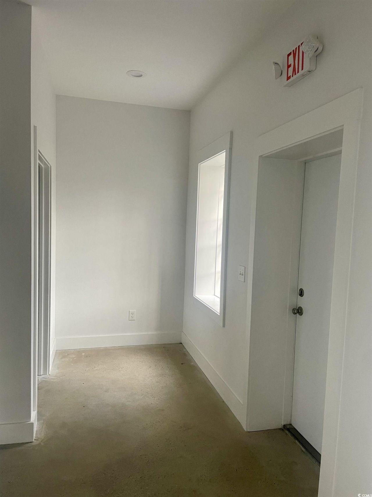 718 Front St. Photo 5