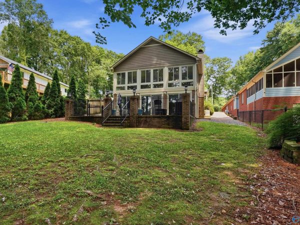1335 Point Of Pines, Guntersville, AL 35976
