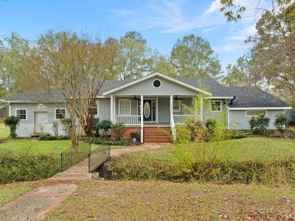 1902 Camp St., Hattiesburg, MS 39401