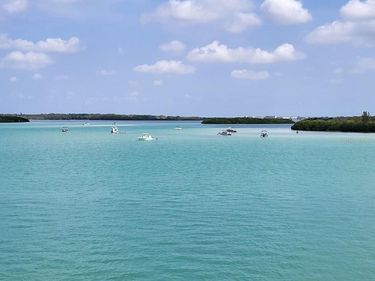 1 KEY CAPRI, Unit 209E, TREASURE ISLAND, FL 33706