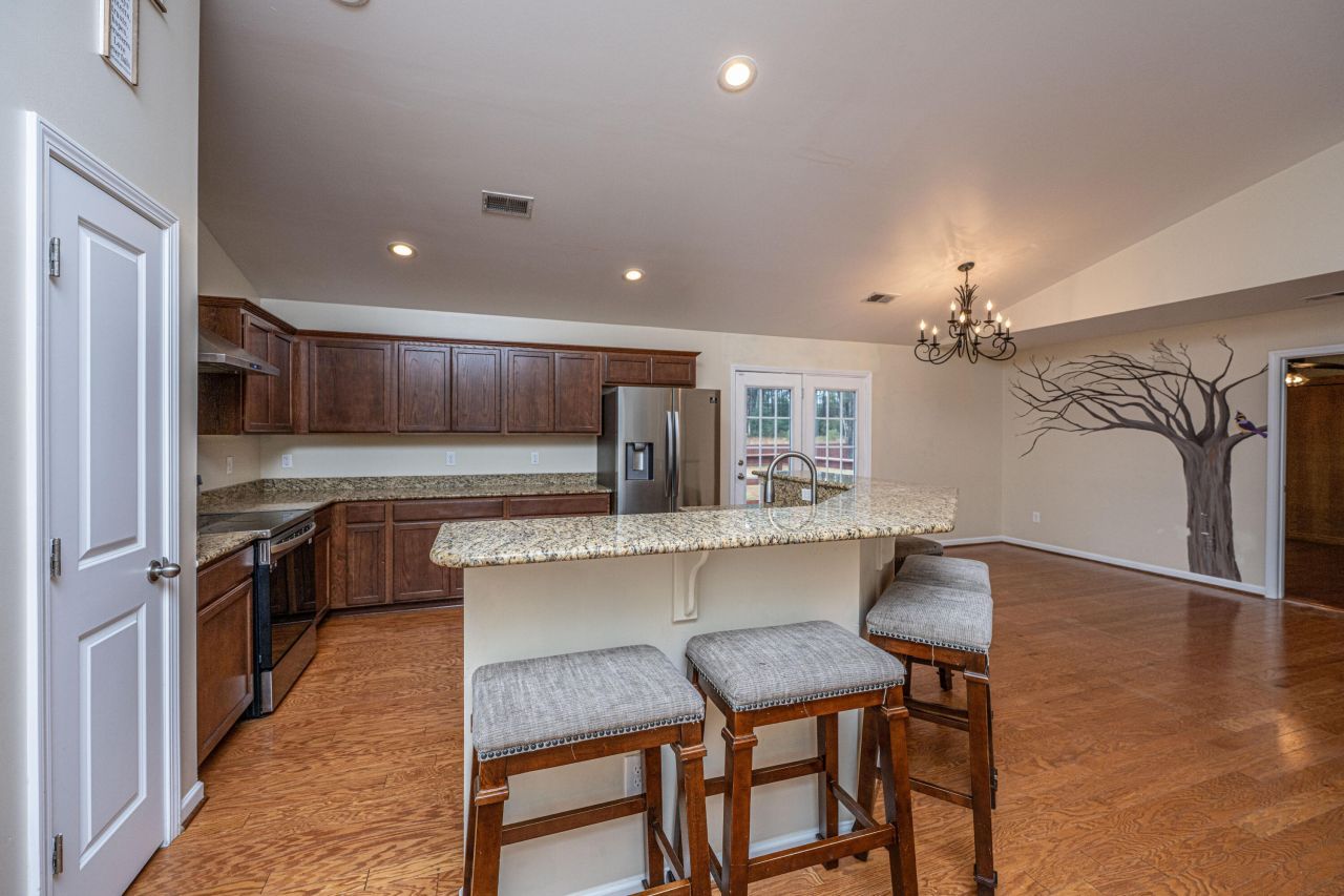 138 Lisenby Drive Photo 11