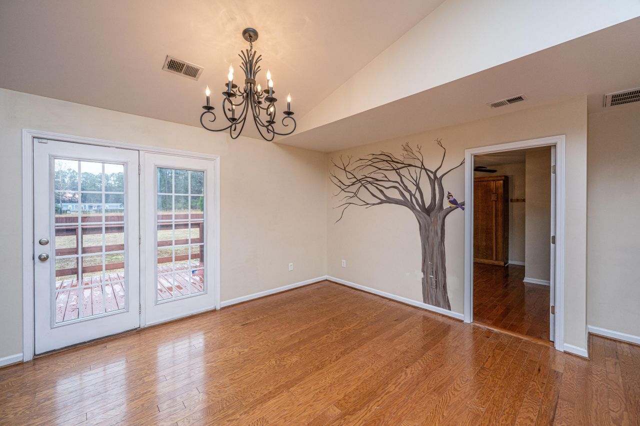 138 Lisenby Drive Photo 13