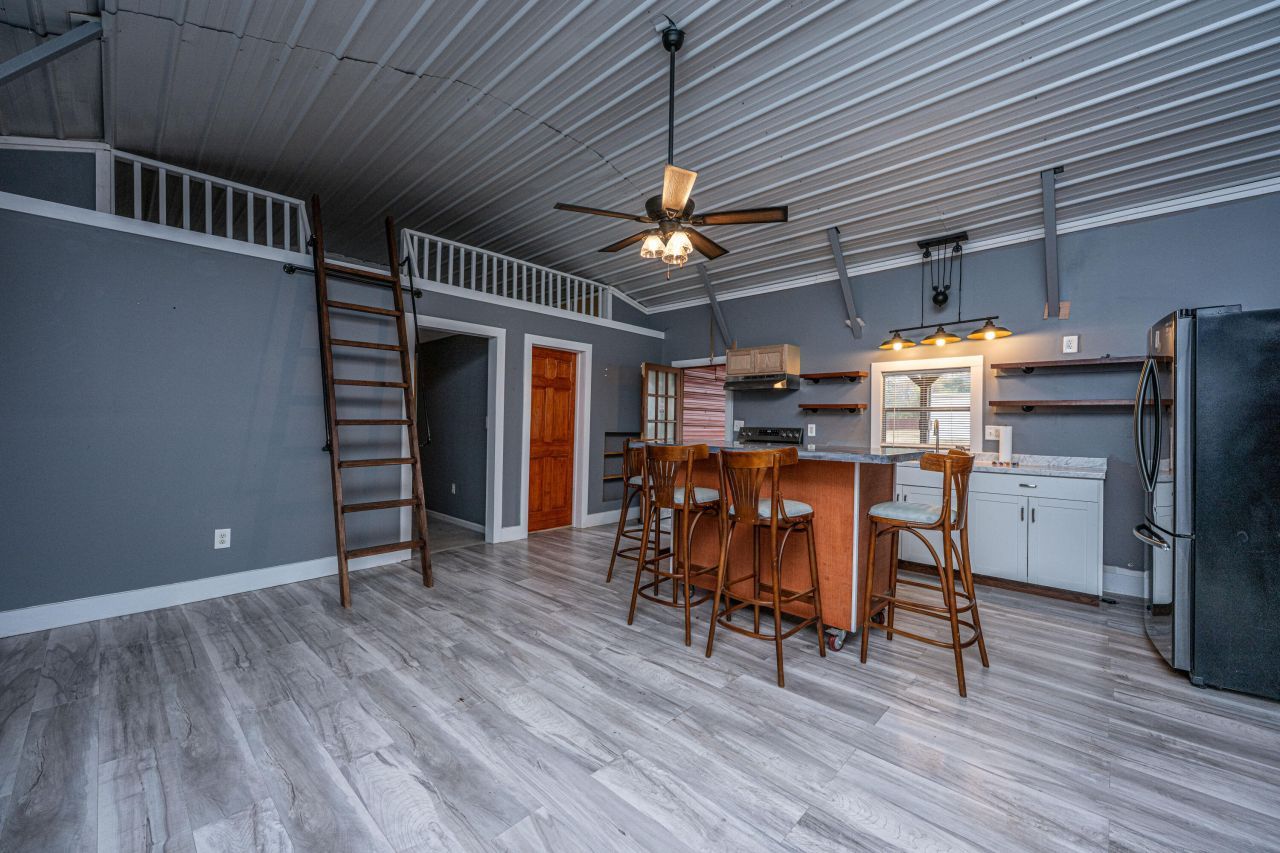 138 Lisenby Drive Photo 32