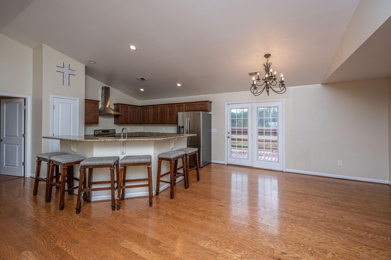 138 Lisenby Drive Photo 5