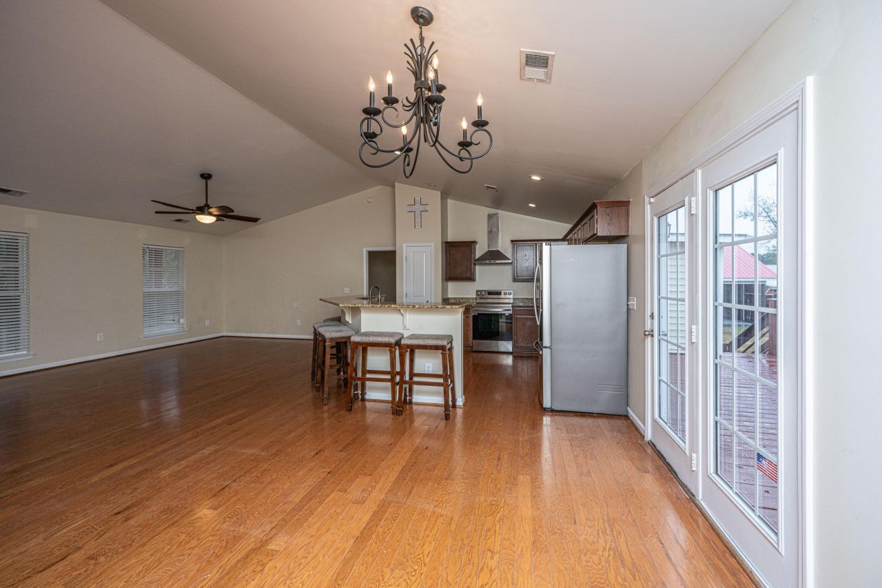 138 Lisenby Drive Photo 6