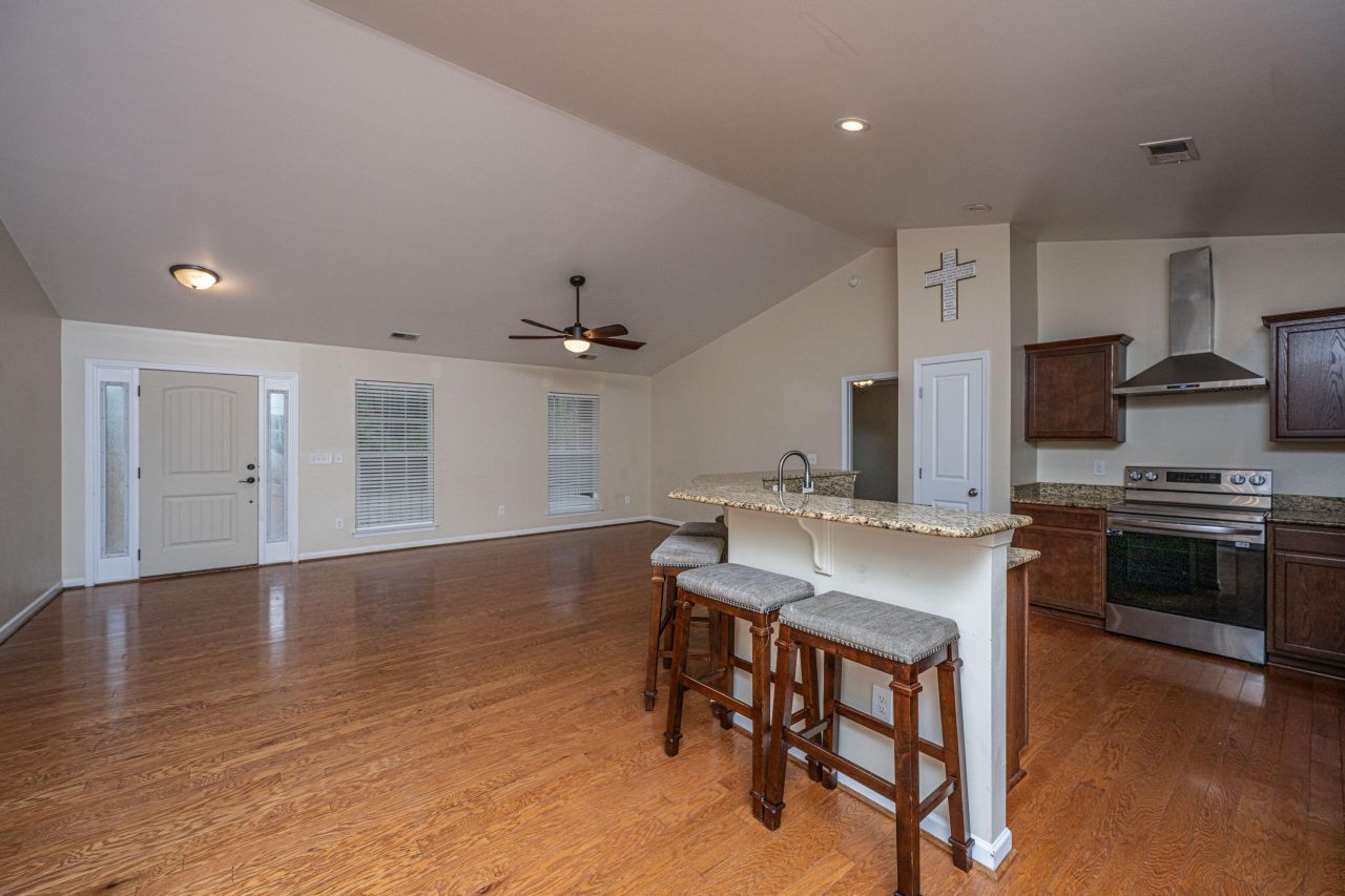 138 Lisenby Drive Photo 7