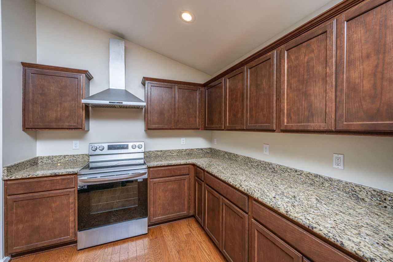 138 Lisenby Drive Photo 8