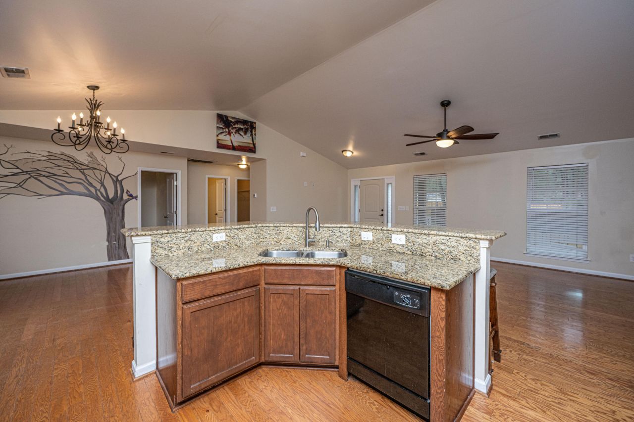 138 Lisenby Drive Photo 9