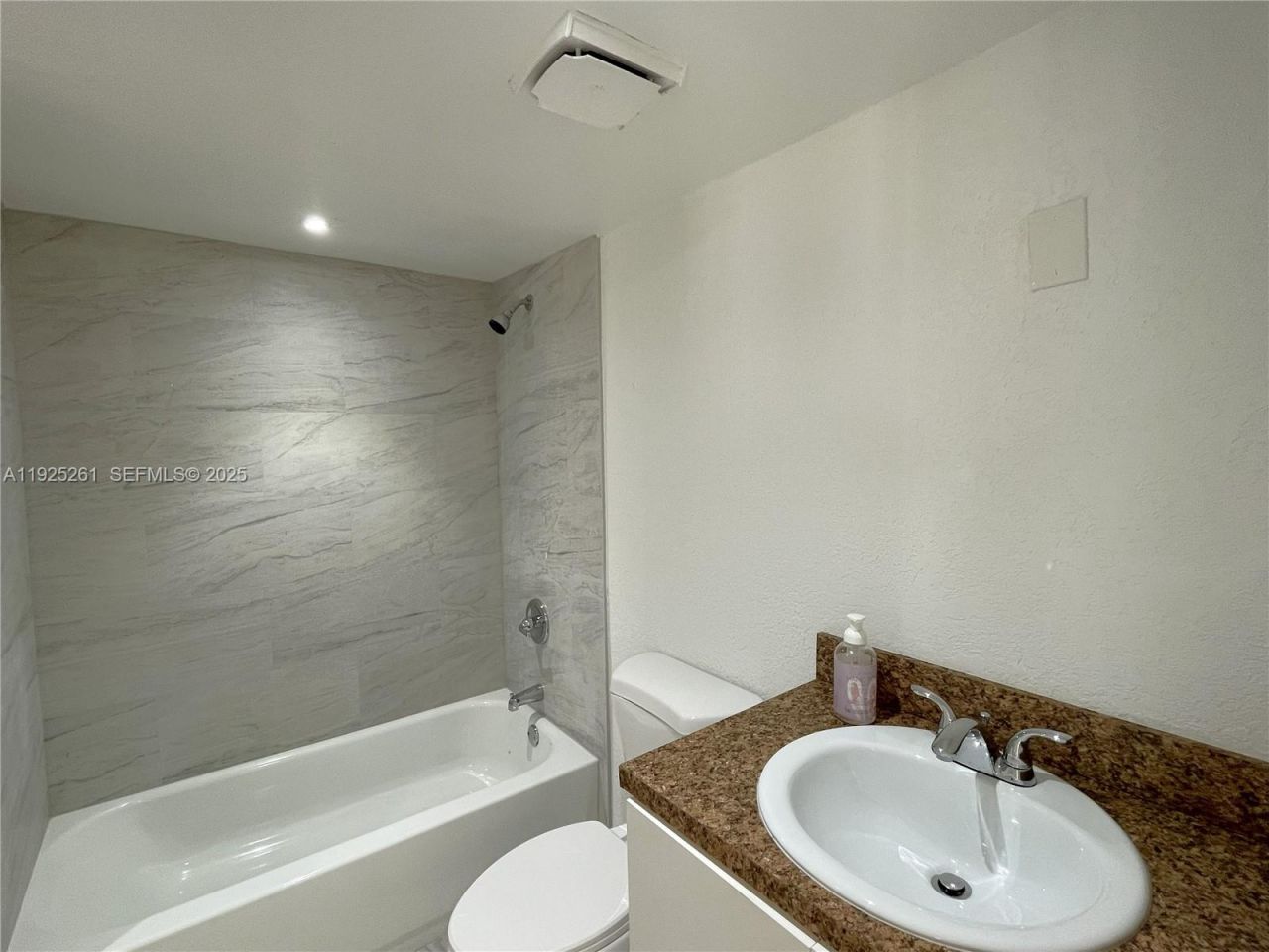 4721 NW 7th St, Unit 104-12, Miami, FL 33126 Photo