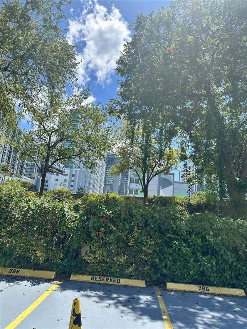 364 SW 11th St, Miami, FL 33130 Photo