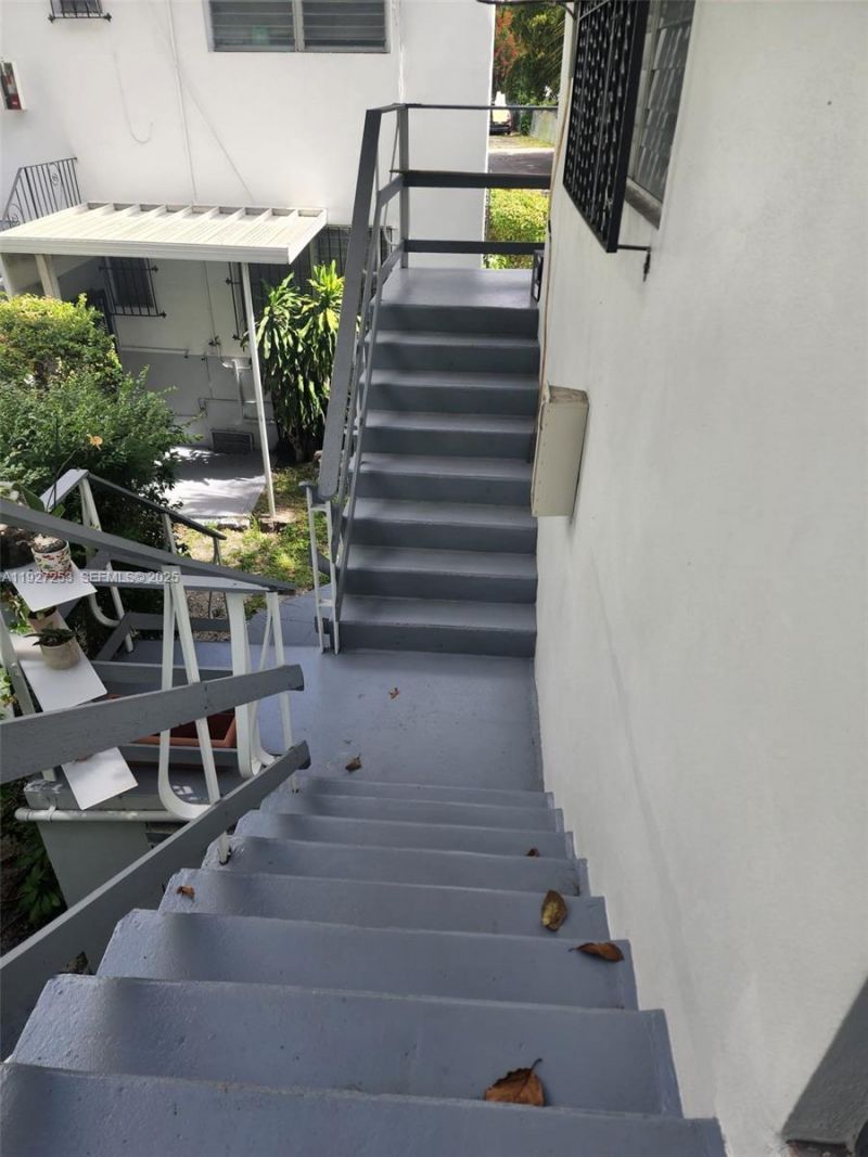 364 SW 11th St, Miami, FL 33130 Photo