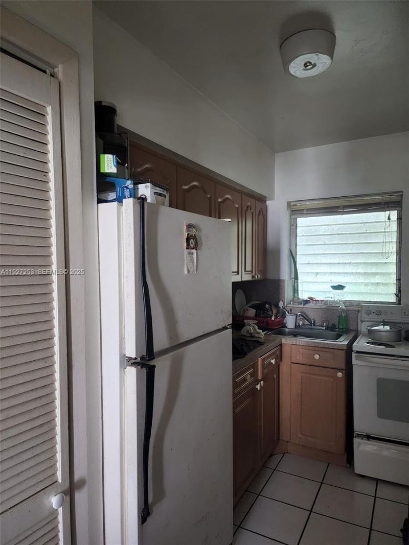 364 SW 11th St, Miami, FL 33130 Photo