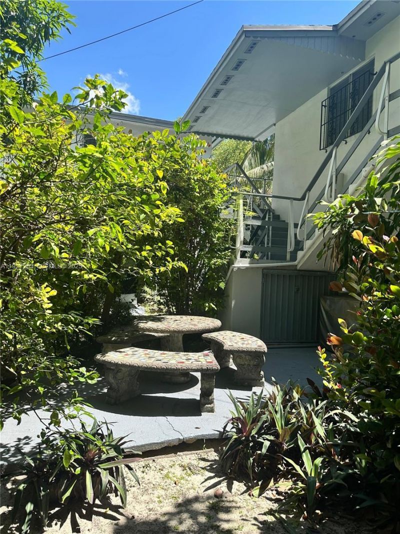 364 SW 11th St, Miami, FL 33130 Photo