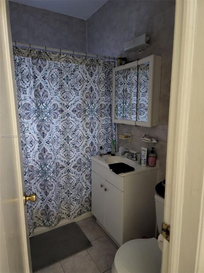 364 SW 11th St, Miami, FL 33130 Photo