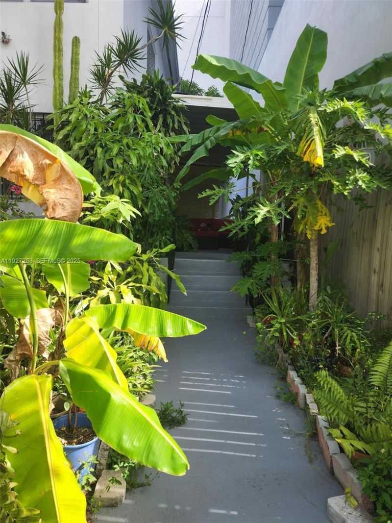 364 SW 11th St, Miami, FL 33130 Photo