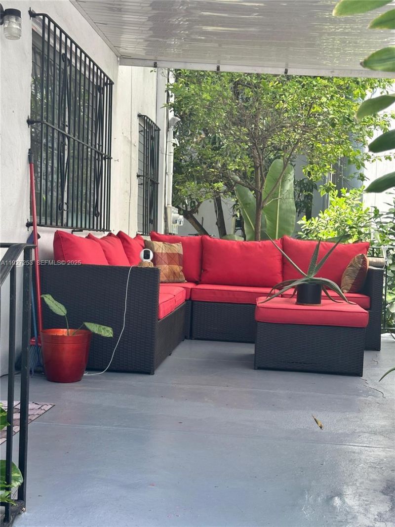 364 SW 11th St, Miami, FL 33130 Photo