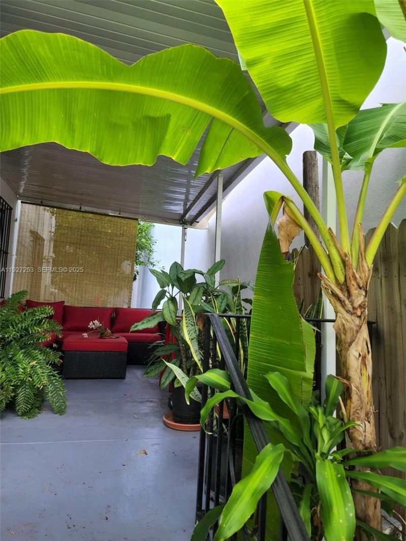 364 SW 11th St, Miami, FL 33130 Photo