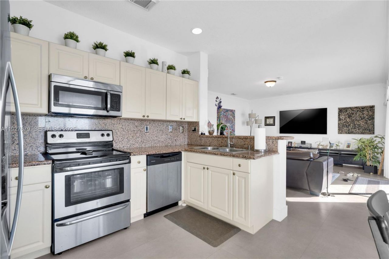 13000 SW 136th Ter, Miami, FL 33186 Photo