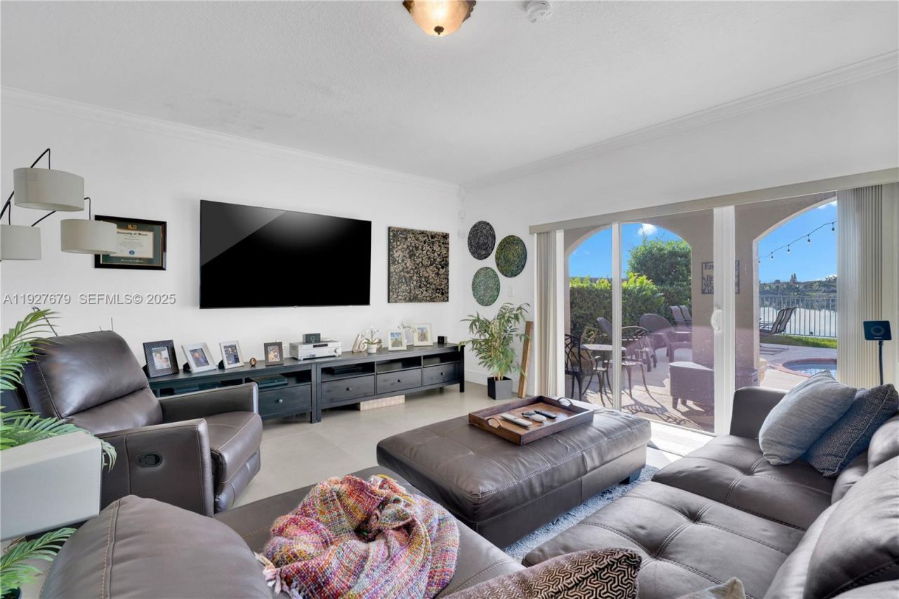 13000 SW 136th Ter, Miami, FL 33186 Photo