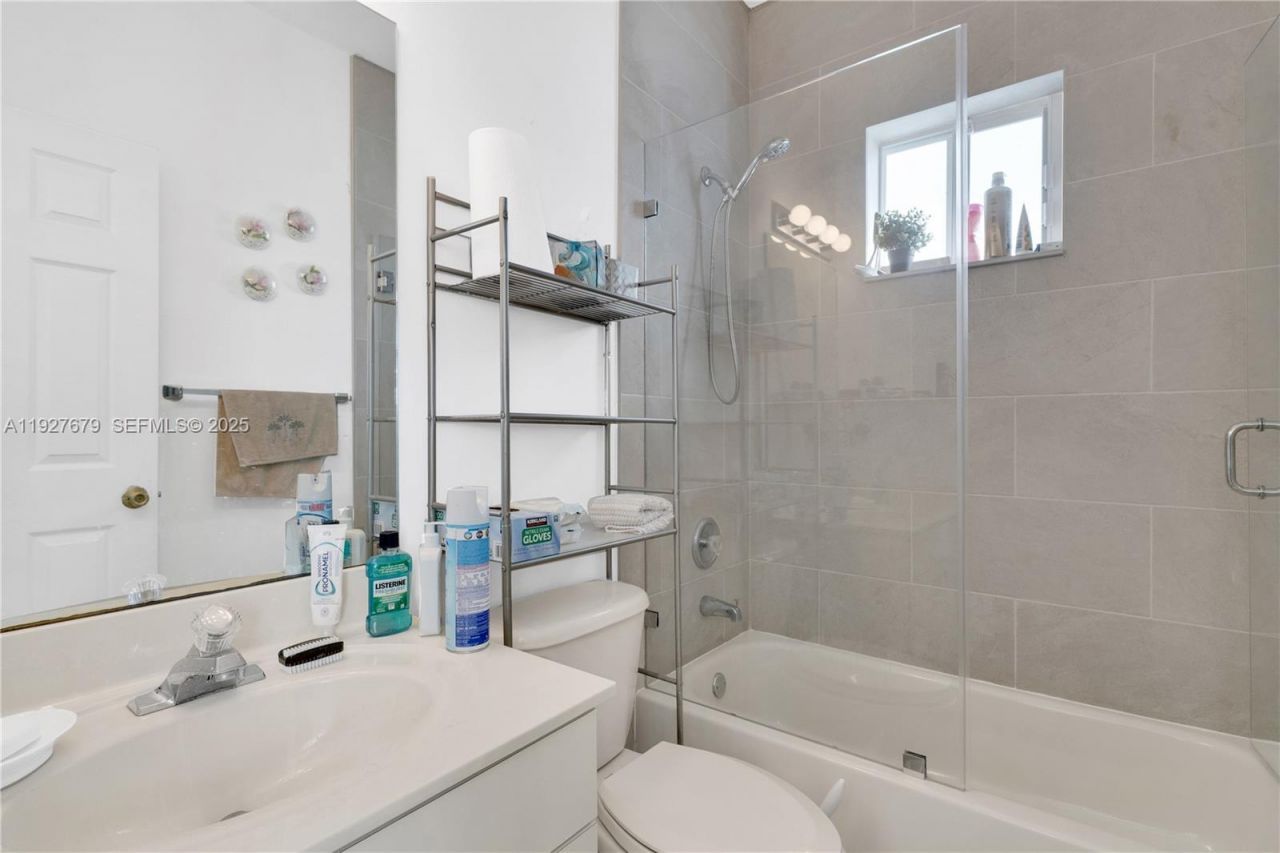 13000 SW 136th Ter, Miami, FL 33186 Photo