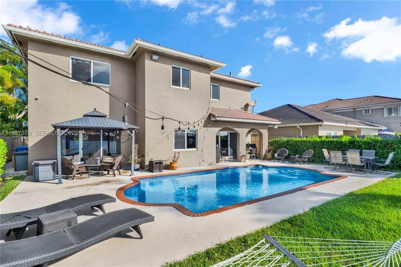 13000 SW 136th Ter, Miami, FL 33186 Photo