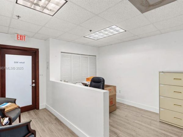 66 W FLAGLER ST, Unit 502, Miami, FL 33130