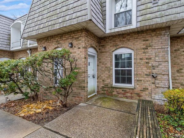 655 Middle Country Road, Unit 4D1, Coram, NY 11727