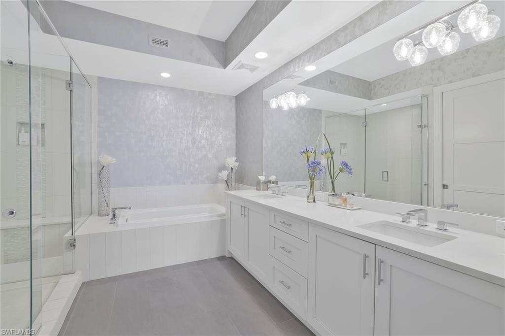 1035 3rd Ave S, Unit 402, Naples, FL 34102 Photo