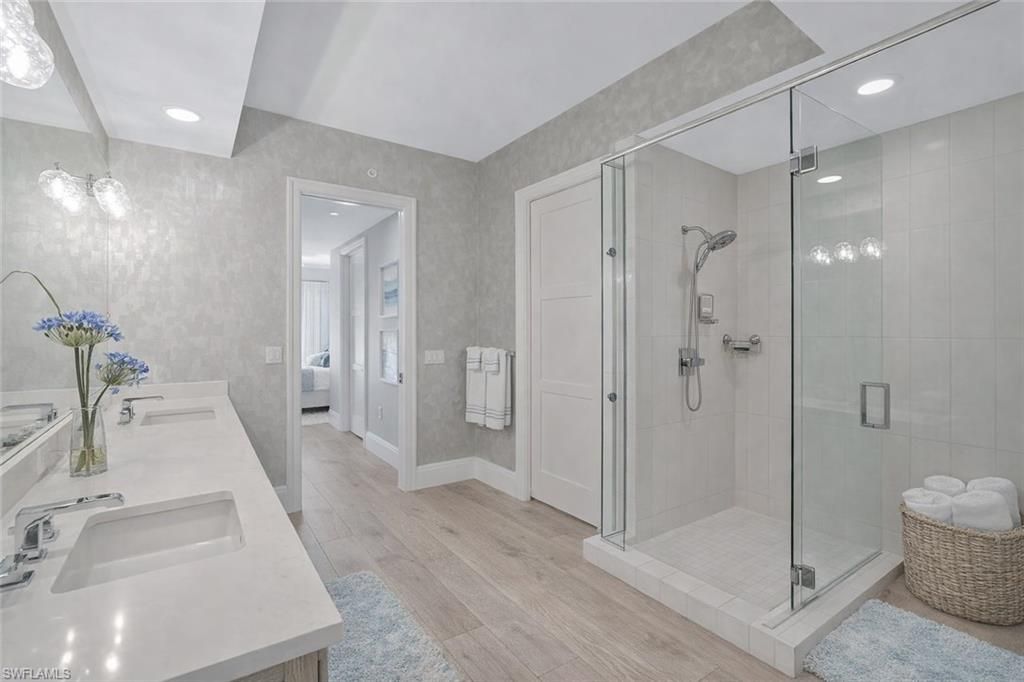 1035 3rd Ave S, Unit 402, Naples, FL 34102 Photo