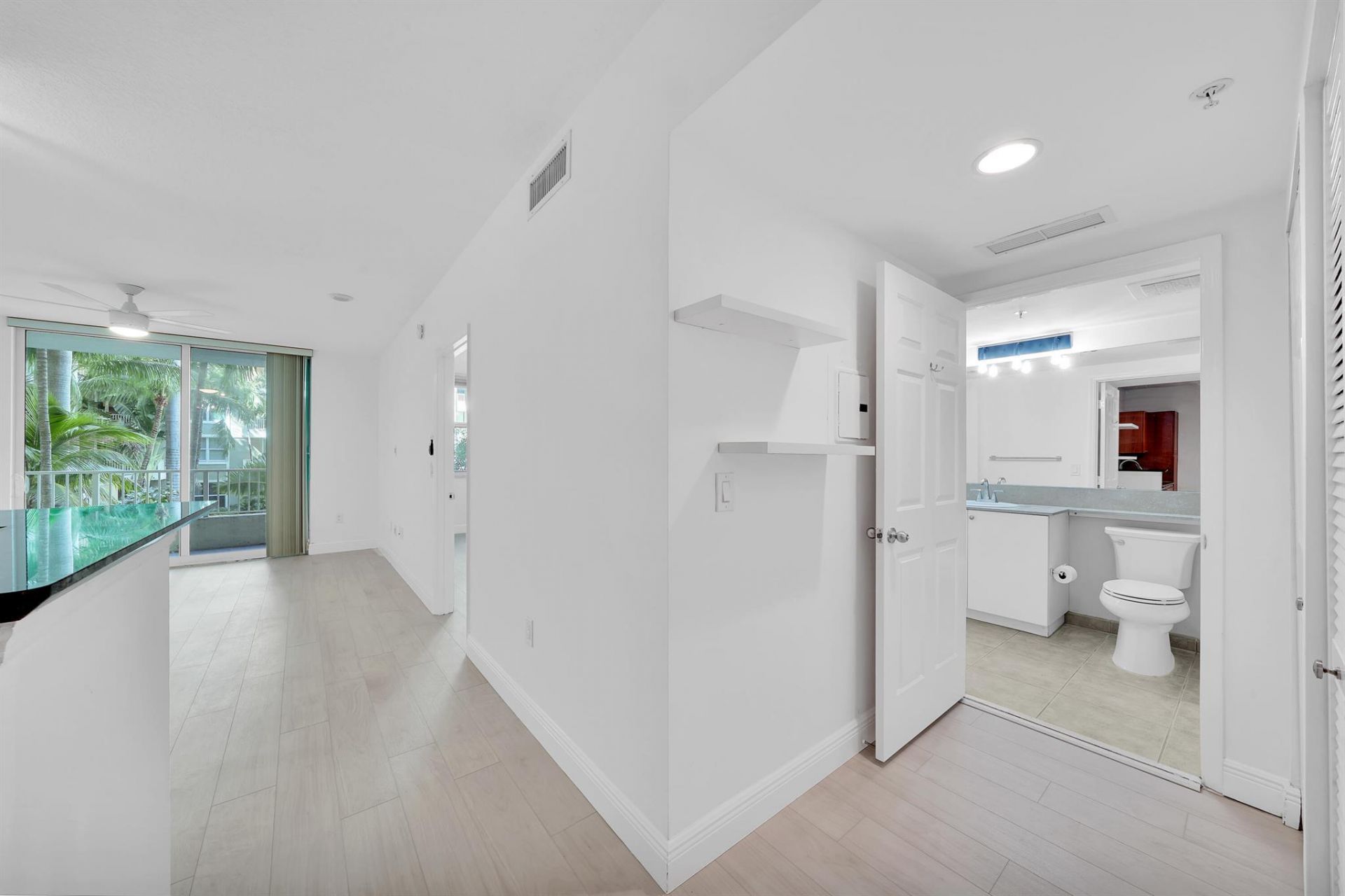 625 Casa Loma Boulevard, Unit 207, Boynton Beach, FL 33435 Photo