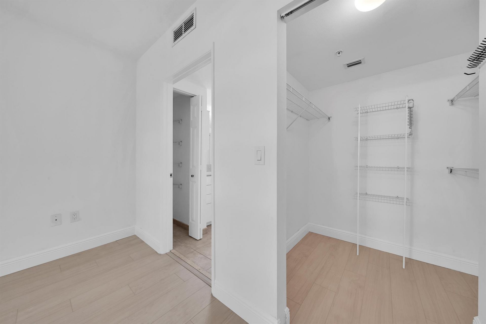 625 Casa Loma Boulevard, Unit 207, Boynton Beach, FL 33435 Photo