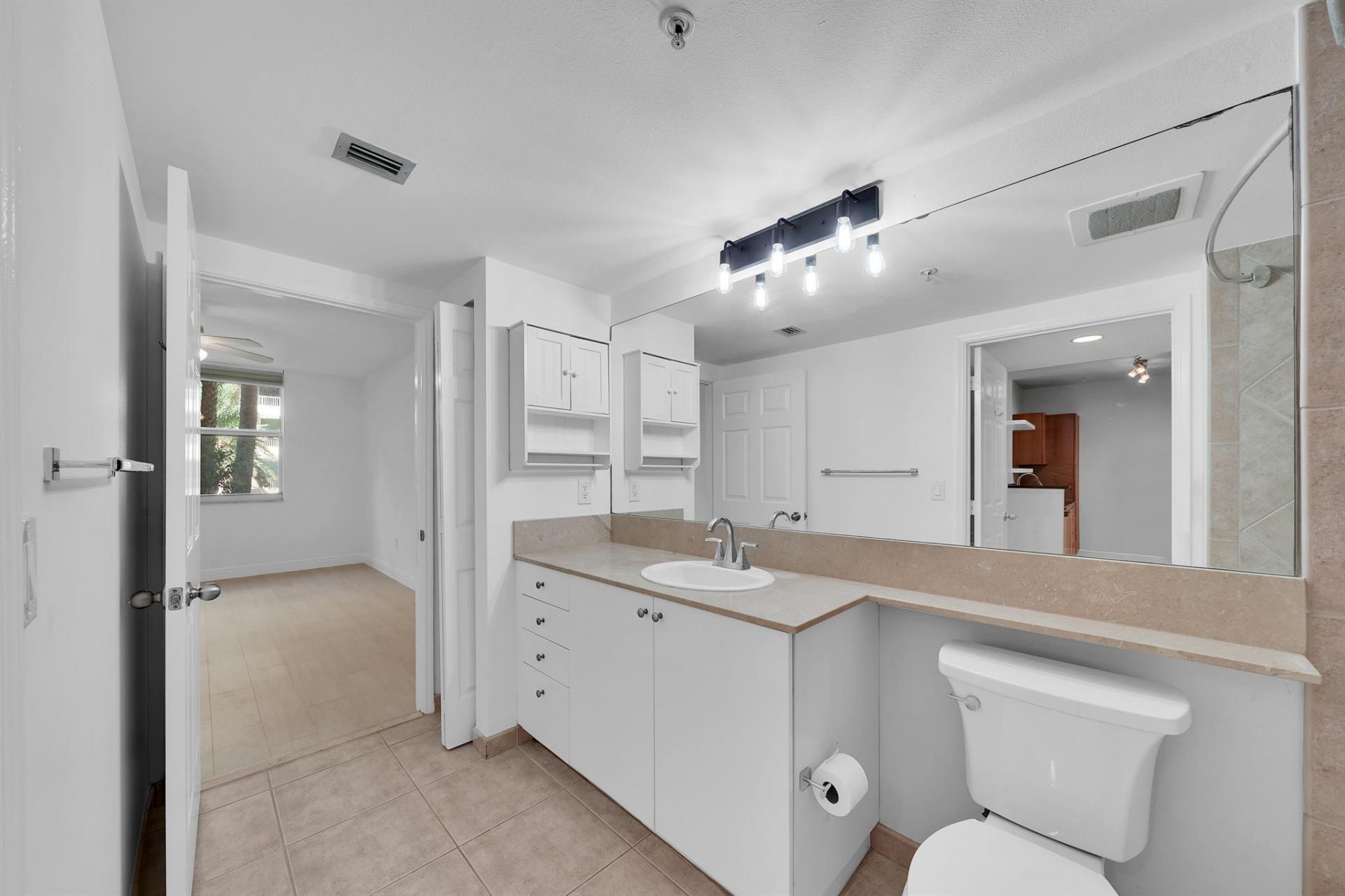 625 Casa Loma Boulevard, Unit 207, Boynton Beach, FL 33435 Photo